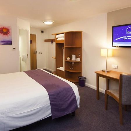 Premier Inn Falkirk East Exteriör bild