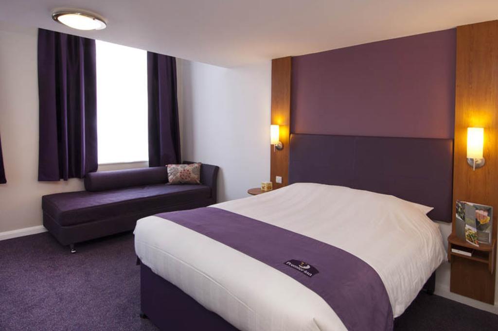 Premier Inn Falkirk East Rum bild