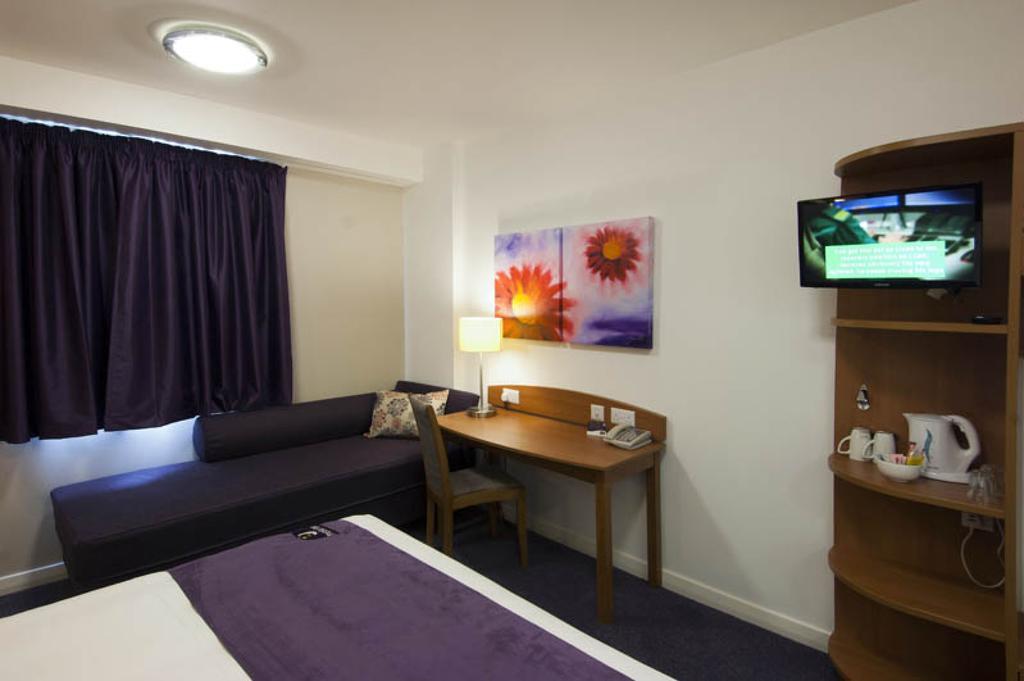 Premier Inn Falkirk East Rum bild