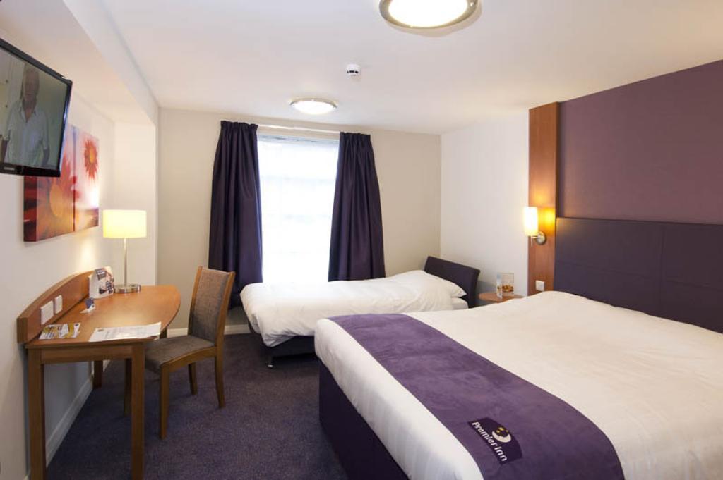 Premier Inn Falkirk East Rum bild