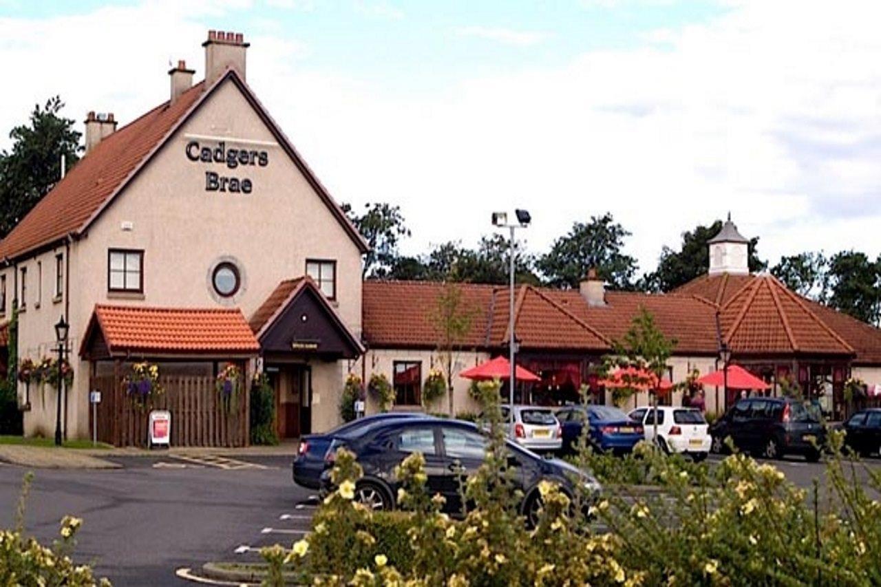 Premier Inn Falkirk East Exteriör bild