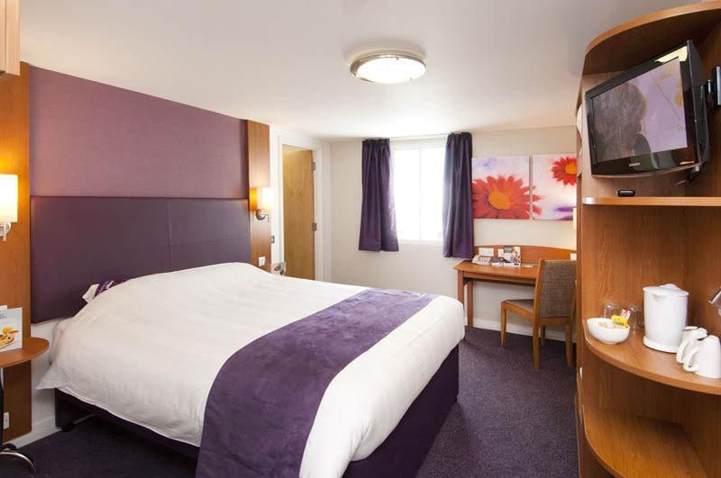 Premier Inn Falkirk East Exteriör bild